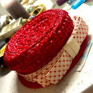 Vintage 1960’s pillbox hat